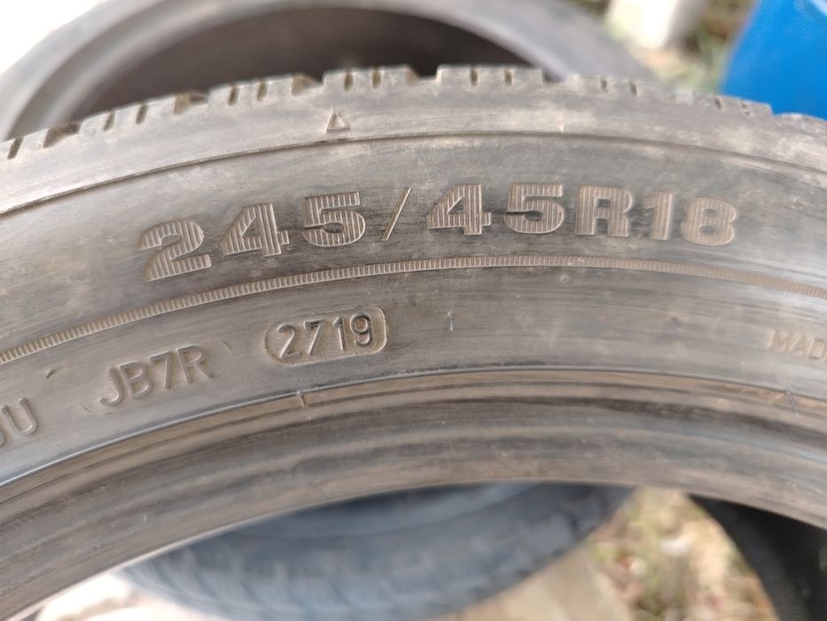 Гуми два броя 245/45 /18