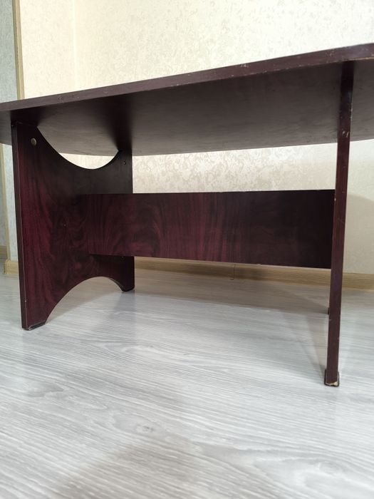 Продается стол дерево 120×60