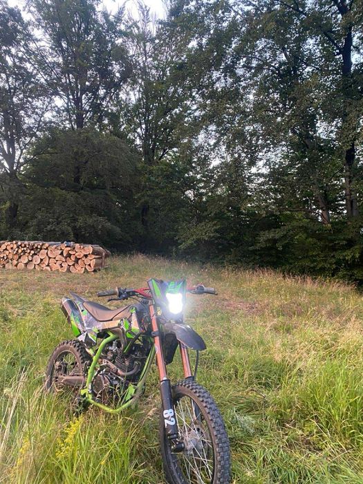 Vând cross kxd 150cc cu motor nou