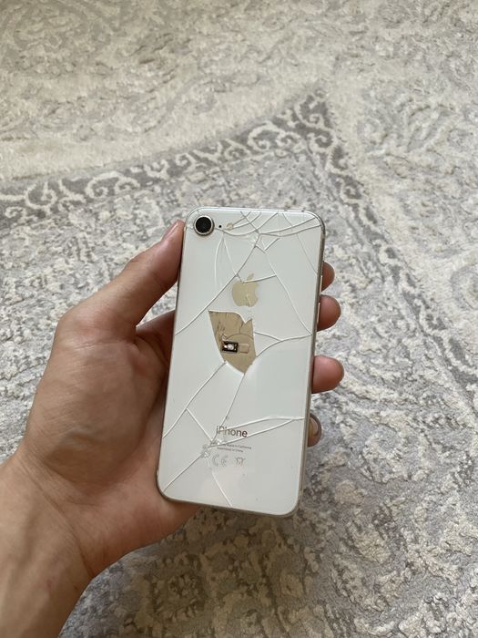 iPhone SE 3rd 2022года 128gb
