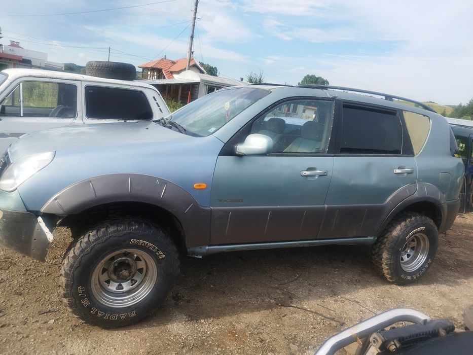 Ssang Yong Rekston на части