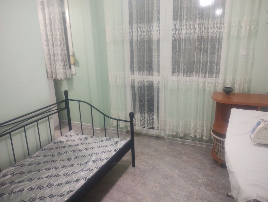 ПРОДАВА СЕ Тристаен апарт