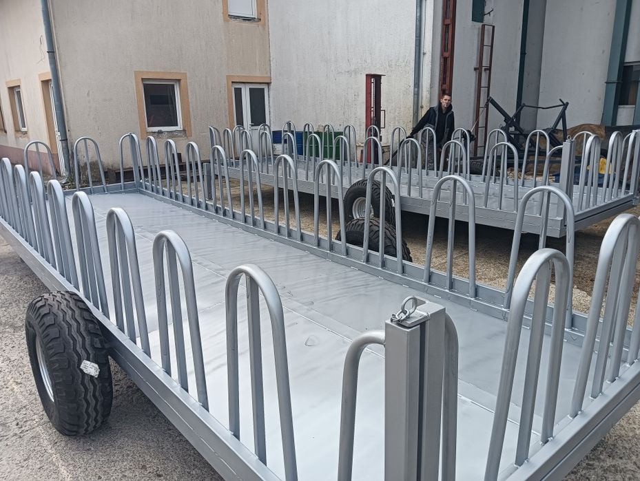 Hrănitor mobil pentru pășune.