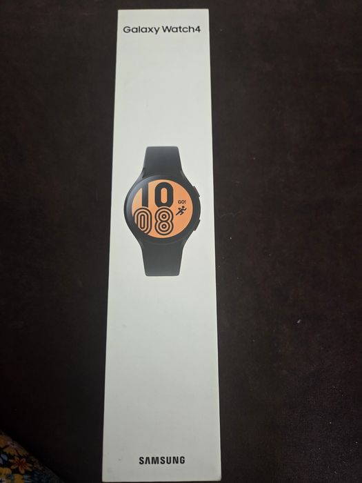 Продам смарт часы Samsung watch 4