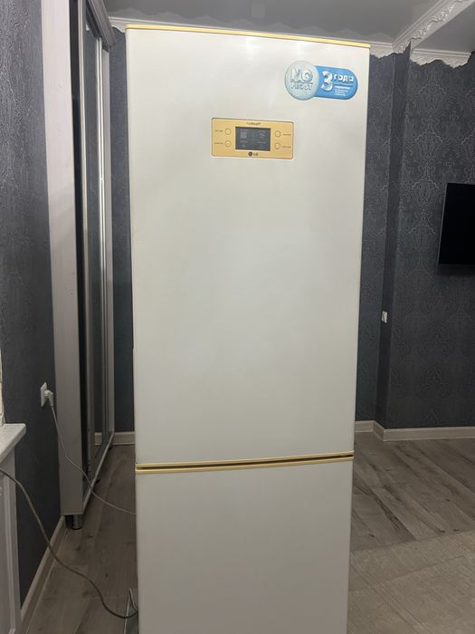 Холодильник марка LG