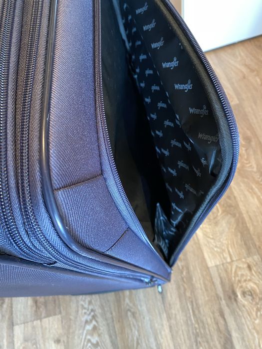 Чемодан «Wrangler» на колесах