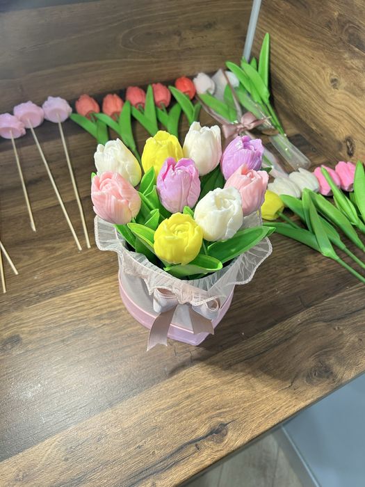 букет лалета соев восък