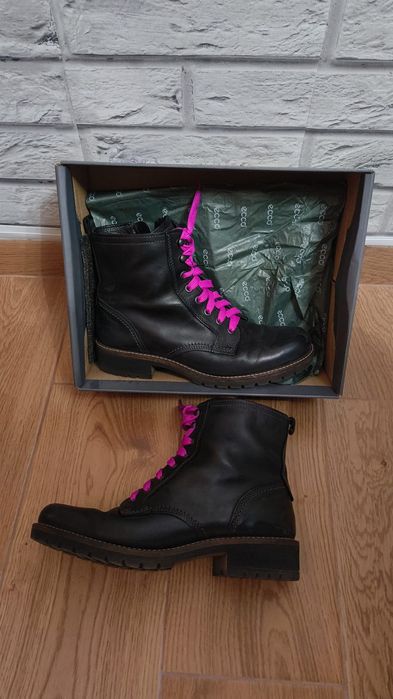 Adidași UGG/ Ghete Ecco / Ghete Reiker