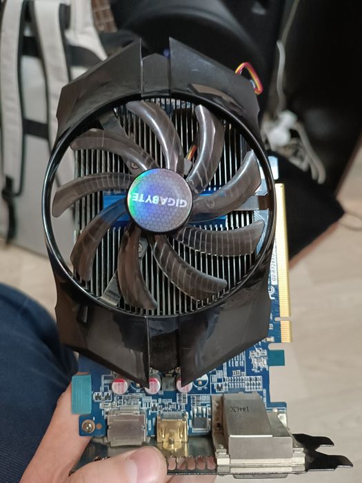 продам видео карту