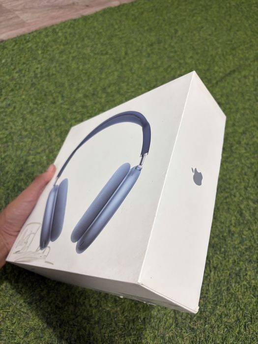 AirPods Max lux