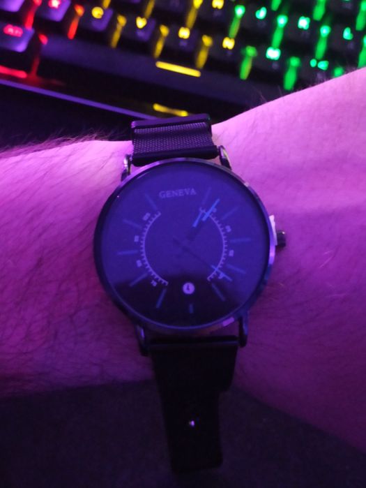 Продам часы GINEVA