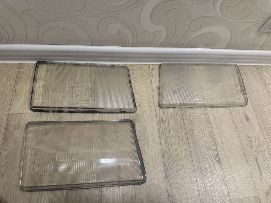 Стекла фар w124 оригинал hella