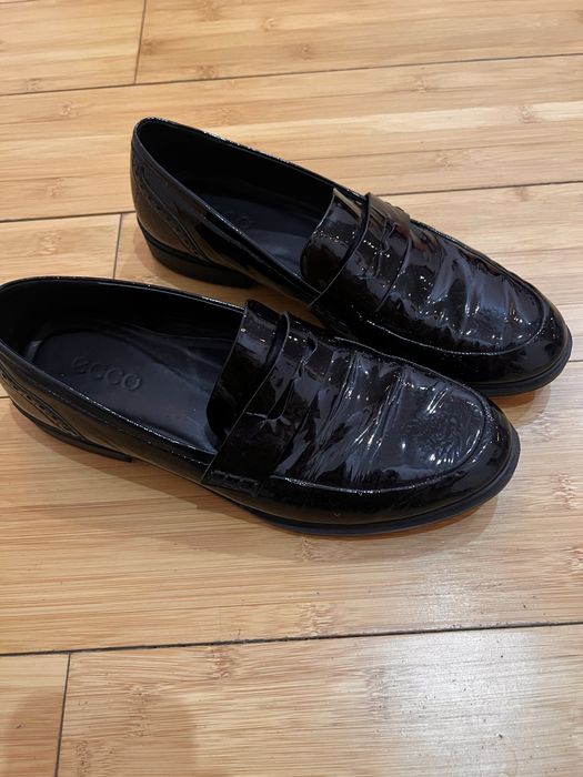 Продам женскую обувь