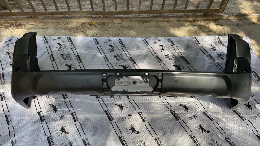 Бампер задний Лексус ЛХ 570