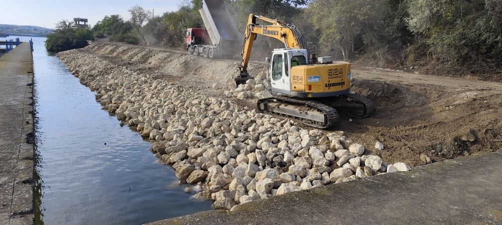 Închiriez Excavatoare pe șenile 23T ZONA BUZAU