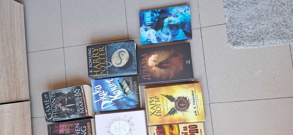 Книги. Продават се заедно. Всички за 50лв