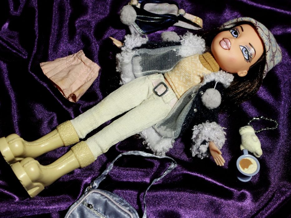 Кукла Bratz Dana Wintertime Wonderland