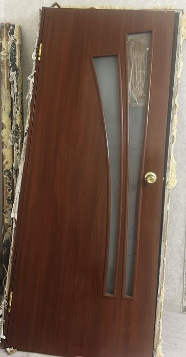 Двери межкомнатные  б/у