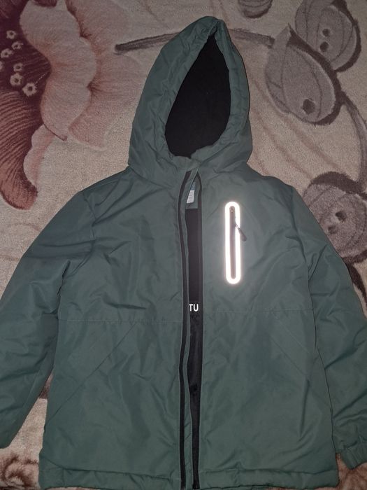 Продам куртку на мальчика