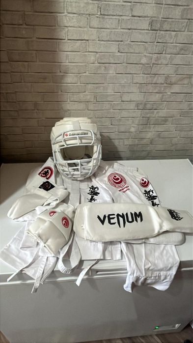 Продам костюм venum