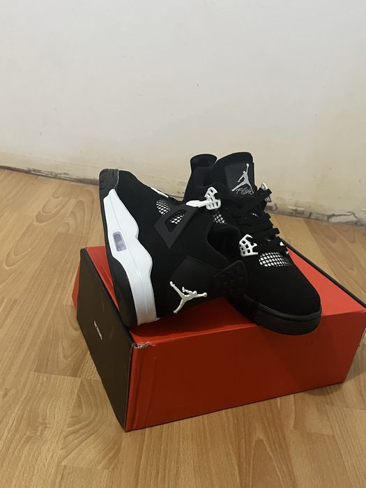 Jordan 4 marimea 42 nefolositi