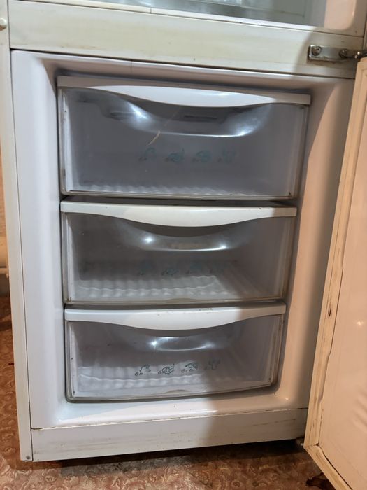 Холодильник рабочий