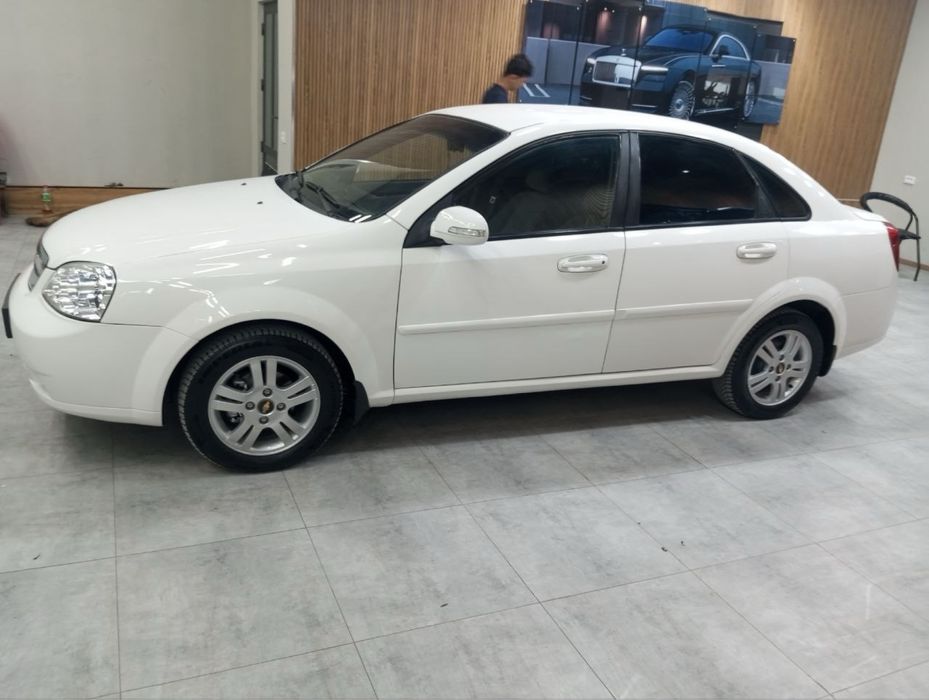 Lacetti Avtomobili sotiladi