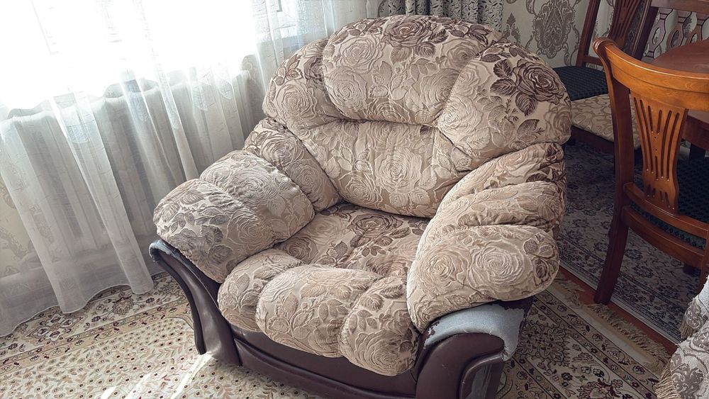 Диван и 2 кресла