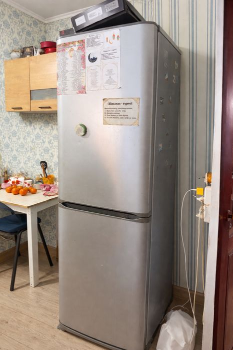 Холодильник и микроволновка