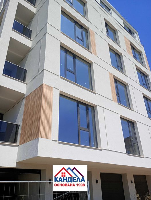 Продава се Тристаен апартамент в Пловдив, Остромила - 114 кв.м за 1096 €/кв.м - Снимка #1