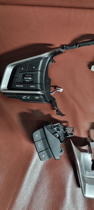 Бутони от мултифункционален волан на Субару Импреза
