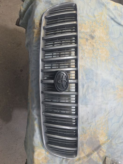 Продам решетку радиатора