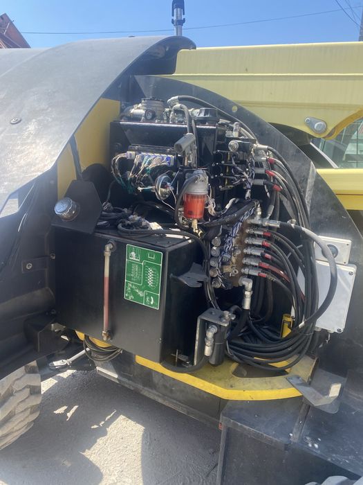 De vanzare sau da inchiriat nacela cu brat articulat