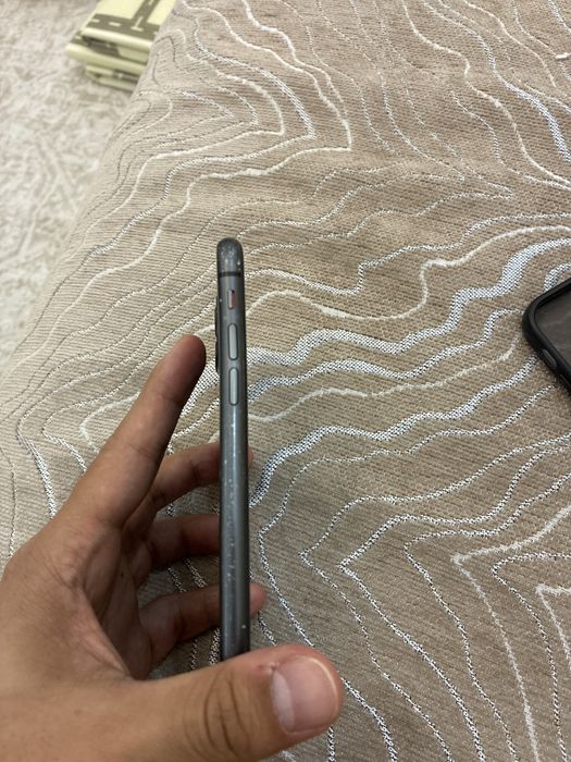 iPhone 11 128GB б/у хорошее состояние