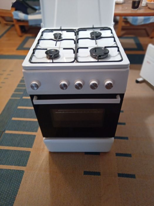 Vând aragaz Studio Casa nou