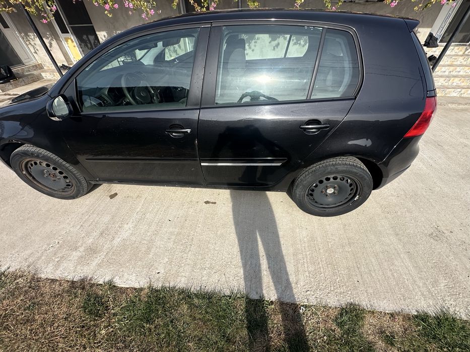 Vand vw golf 5 , stare foarte buna