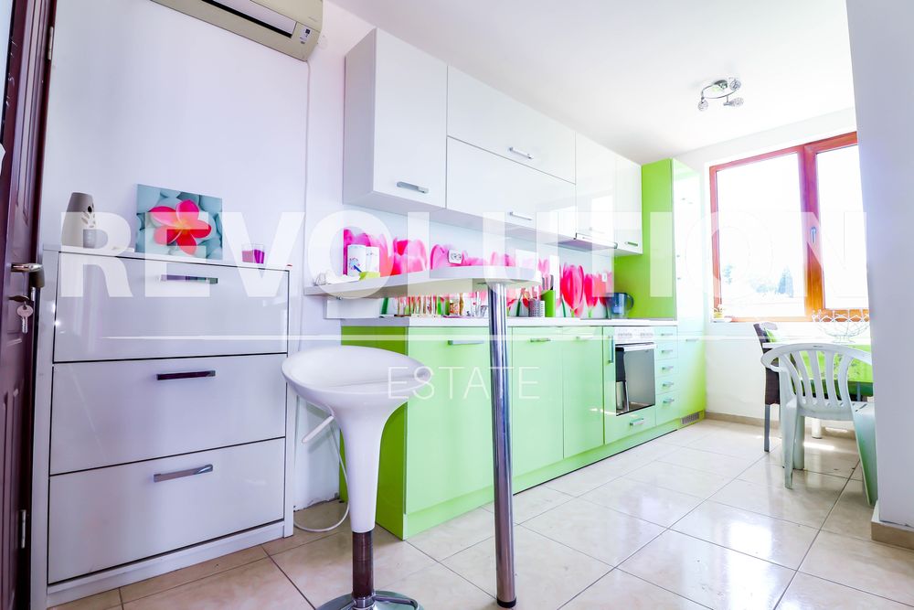 Дава се под наем Двустаен апартамент в Варна, Аспарухово - 70 кв.м за 600 € - Снимка #3