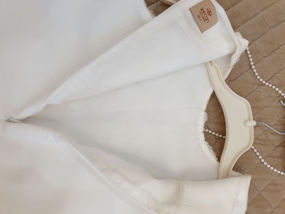 Продам платье на девочку 5-7лет