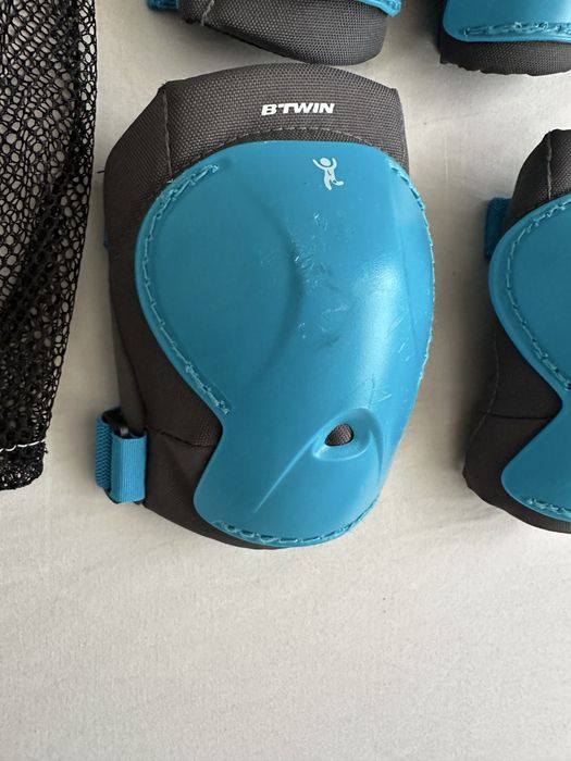 Trotineta copii Globber cu 3 roti si lumini LED + set cotiere si genunchiere