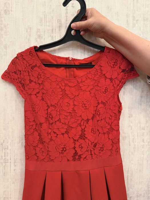 Платья на продажу