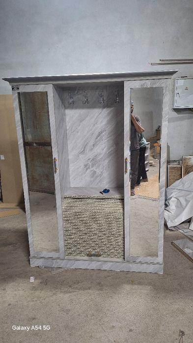 Al-nazir mebel prixojka sifati yangi ishlab chiqaruvchidan.