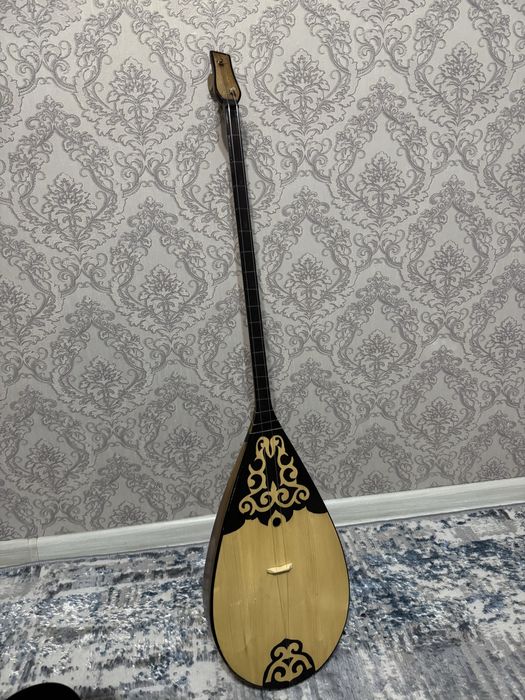 Домбыра сатылады