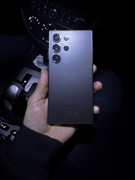 Samsung S24 Ultra 12/256 vetam kar dok full