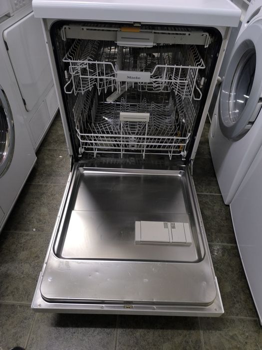 Съдомиялна Miele G 6300 SC - 60см. Свободностояща.