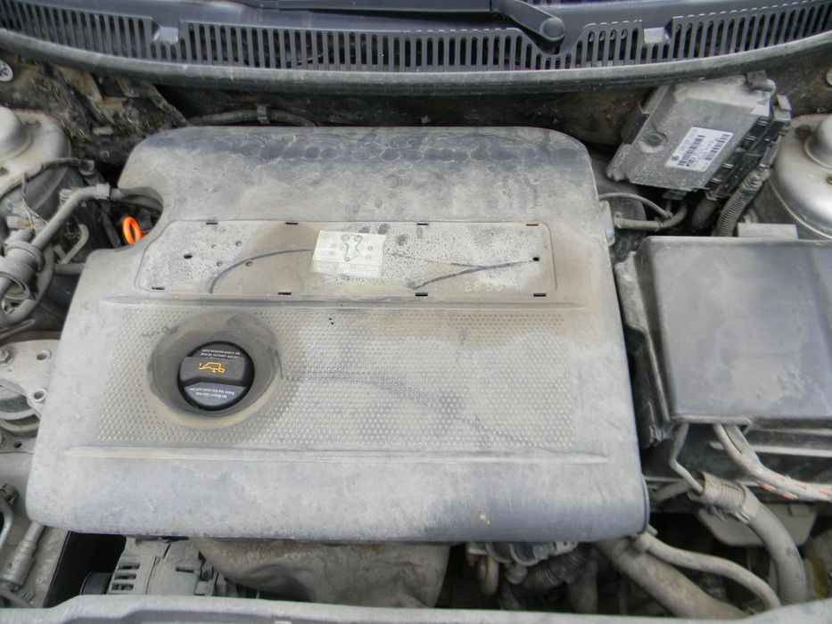 Dezmembrari  VW POLO (9N, 9N3)  2001  > 2012 1.4 16V Benzina