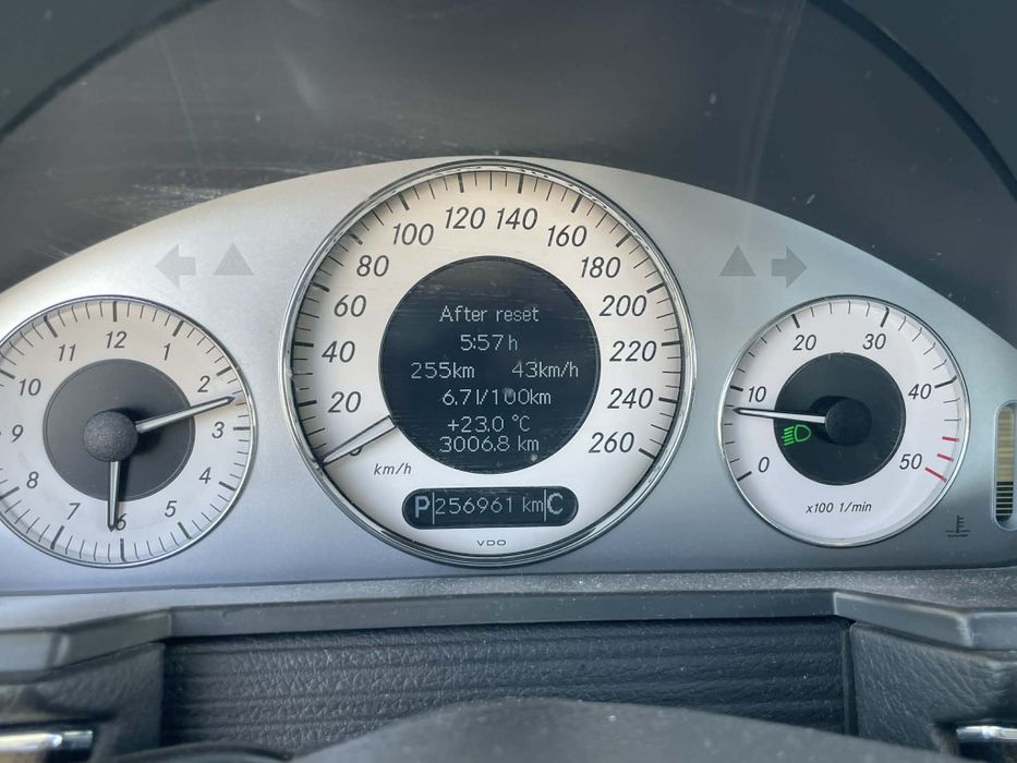 Mercedes E200 2.2CDI