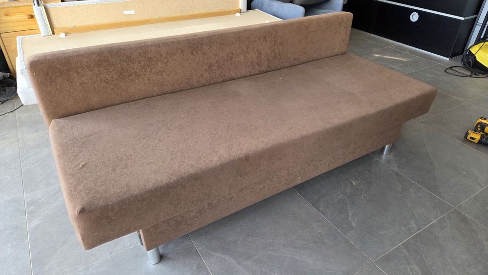 Canapea extensibila cu lada