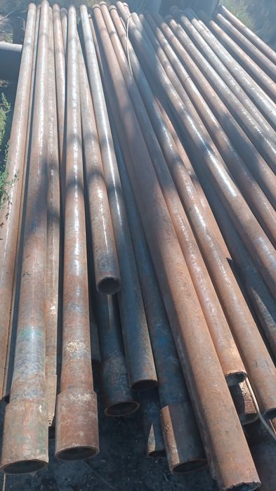 трубы  нкт на стойки