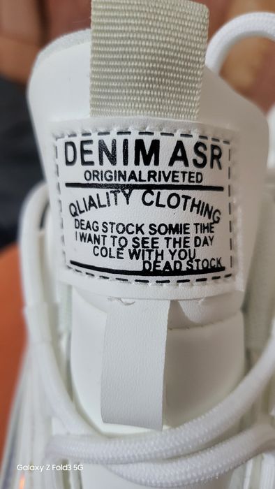 Продавам маратонки !