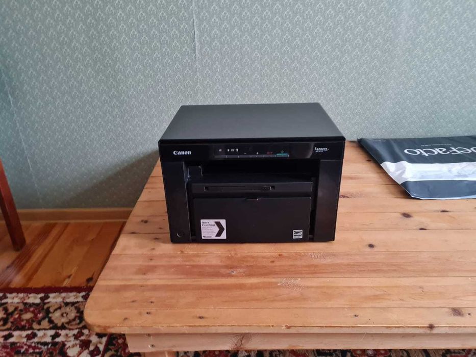 Продается в отличном состоянии принтер МФУ MF3010 бренд «Canon» .